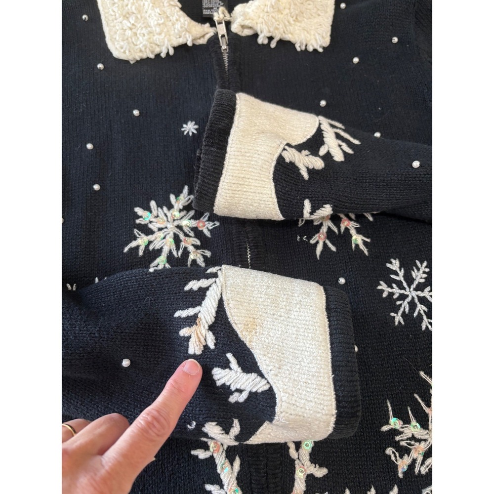 Womens VTG Winter Cardigan Sweater M Snowflake Embroidered Sequin Fuzzy Collar - Picture 5 of 7